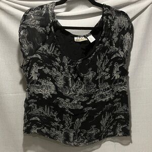 Chic Black and White Patterned Blouse